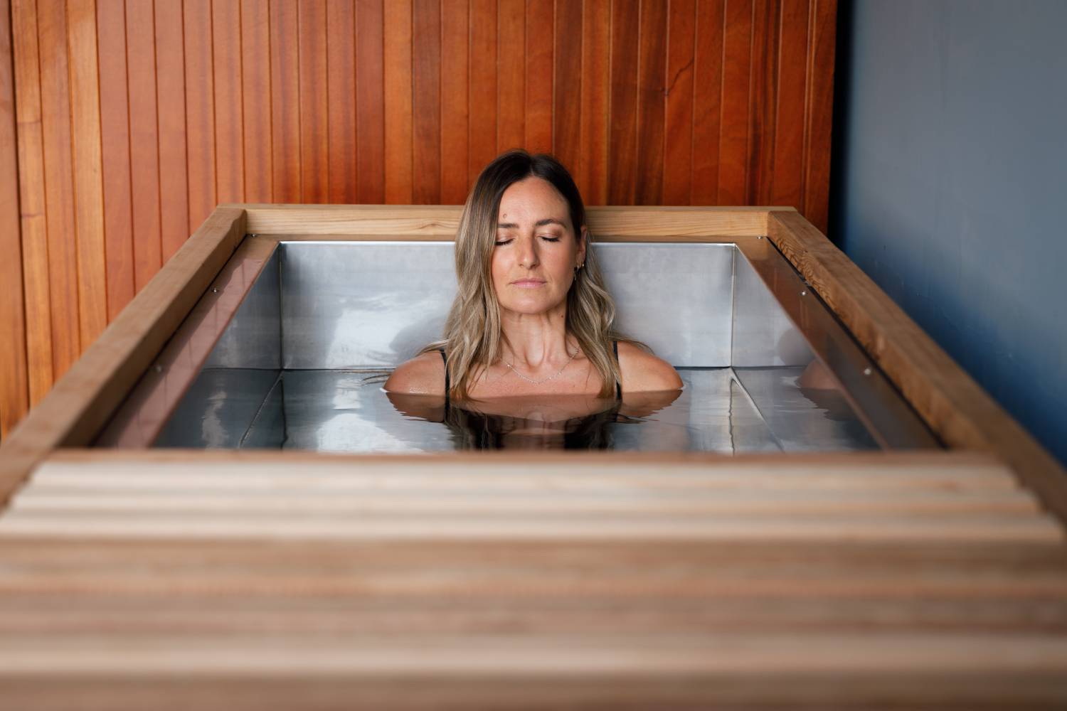 حوض لوكس للغطس البارد