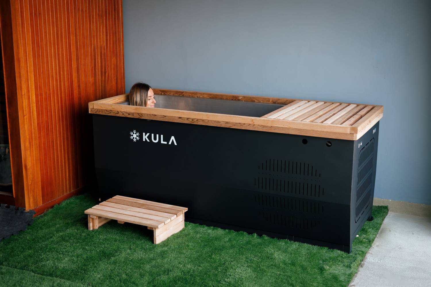 حوض لوكس للغطس البارد