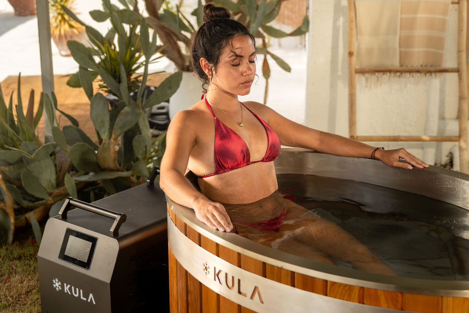 Postpartum Recovery: How Cold Plunge Therapy Can Help New Moms