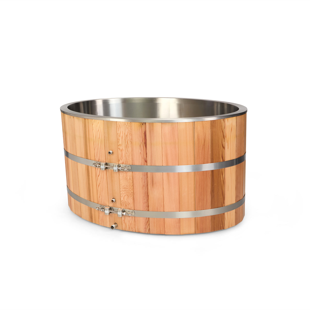 KULA Epic Oval Standard red cedar ice bath, angled view