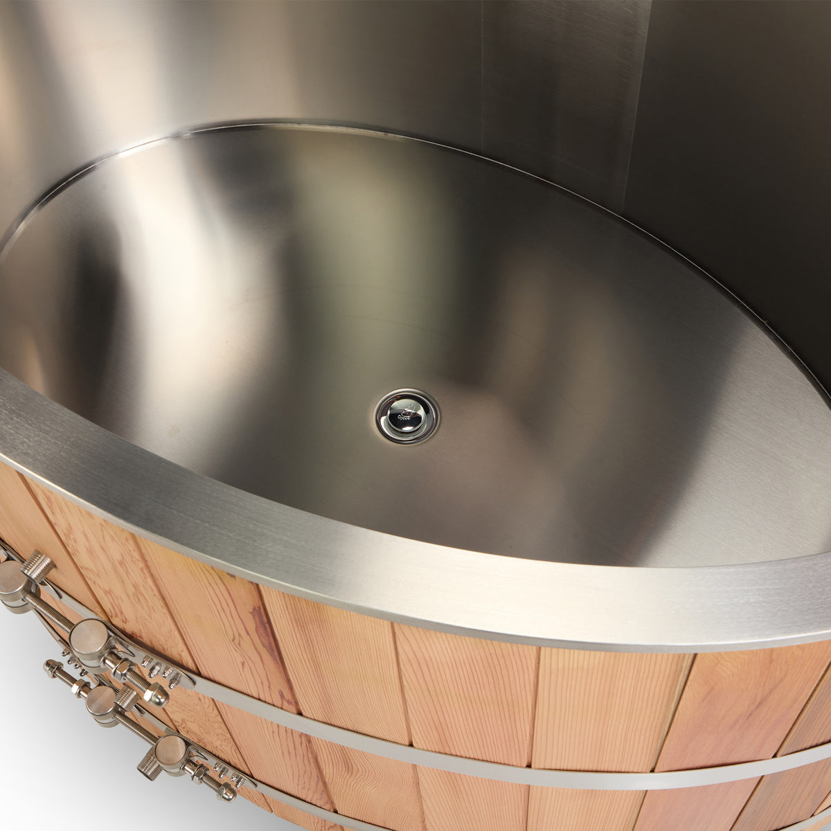 KULA Epic Oval stainless steel interior with drain detail